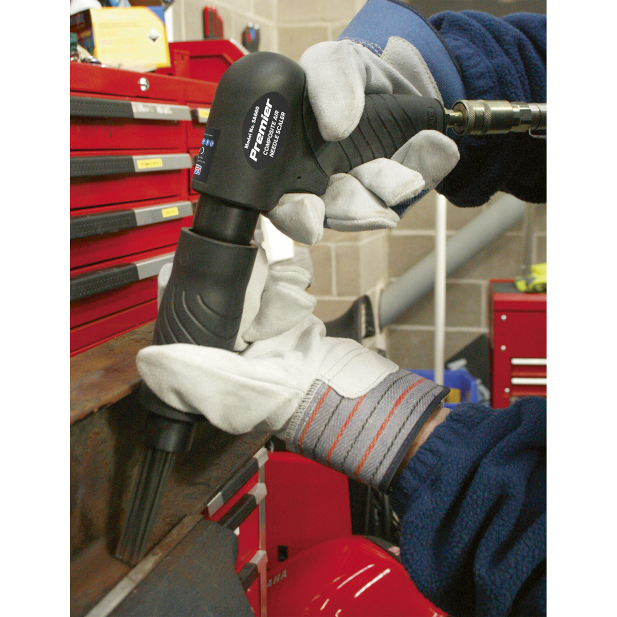 Premier Composite Pistol Type Air Needle Scaler
