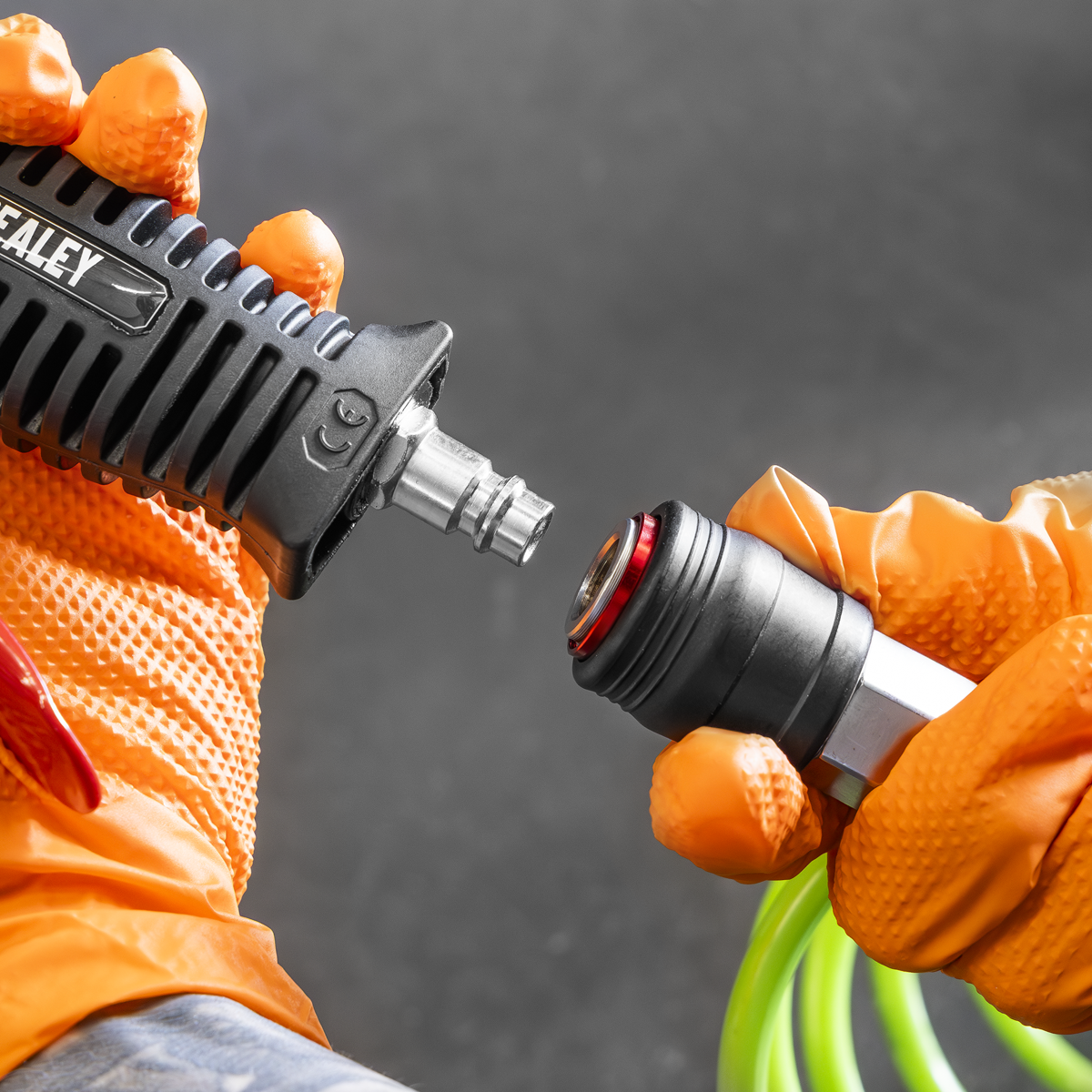 Tyre Inflator with Push-On Connector