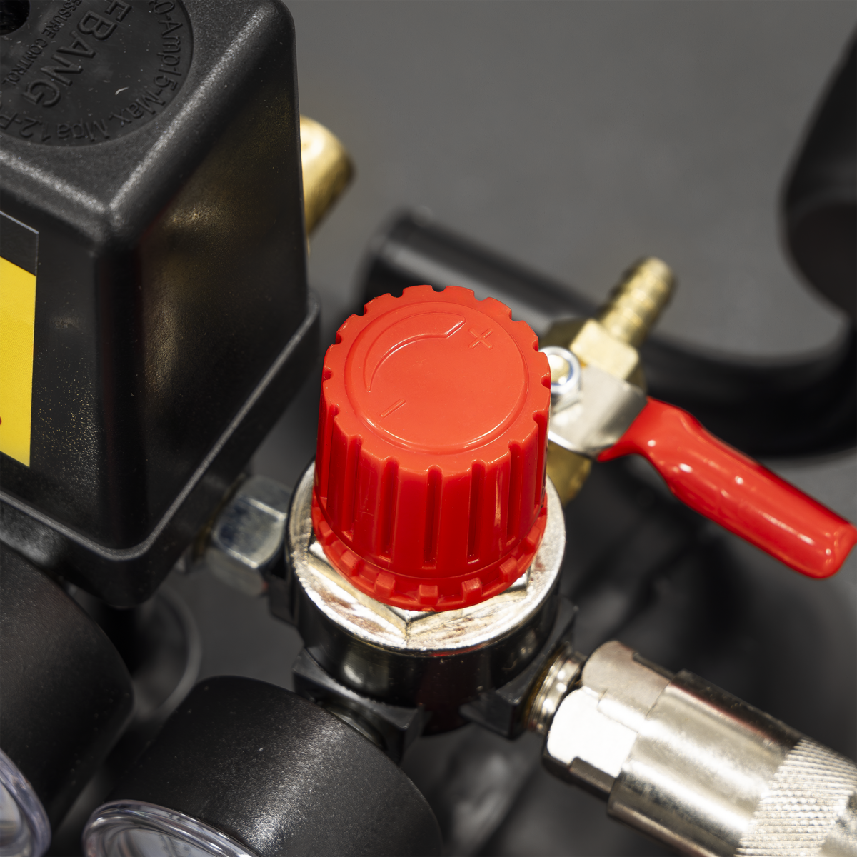 24L Direct Drive Air Compressor with Accessory Kit, 2hp (SAC2420APK)