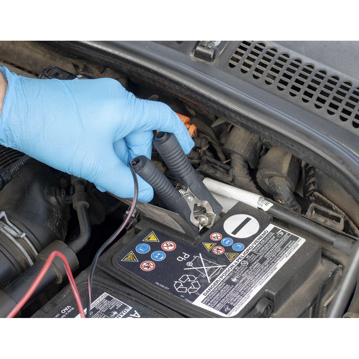 12V Fully Automatic Battery Charger/Maintainer, 15A (SBC15)