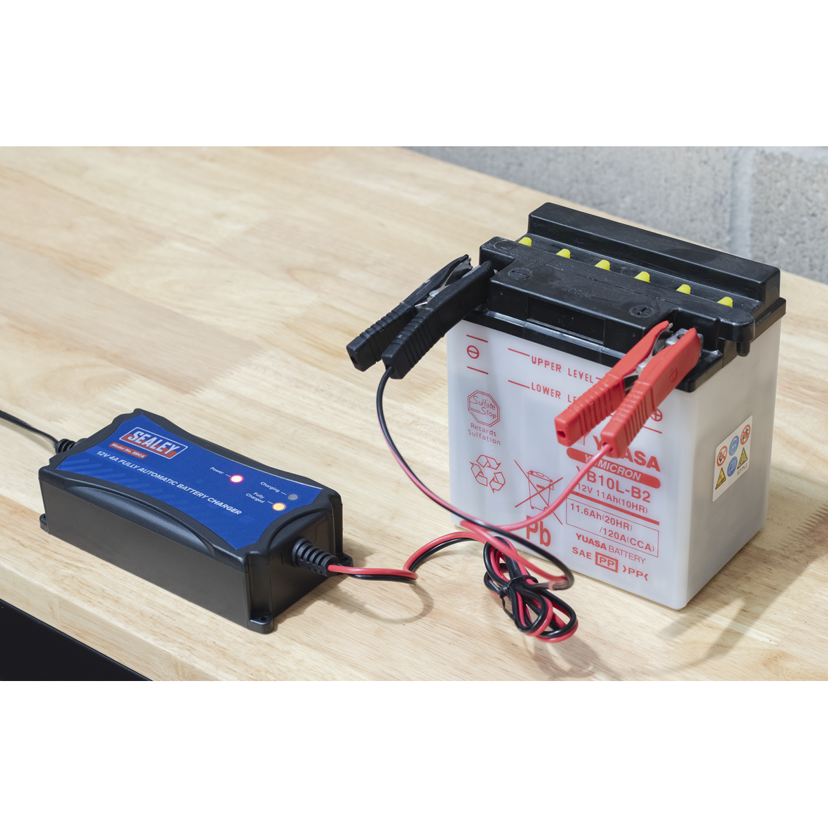 12V Fully Automatic Battery Charger/Maintainer, 4A (SBC4)