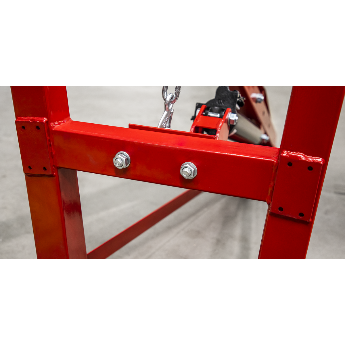 Long Reach Engine Crane with Extendable Legs 1 Tonne