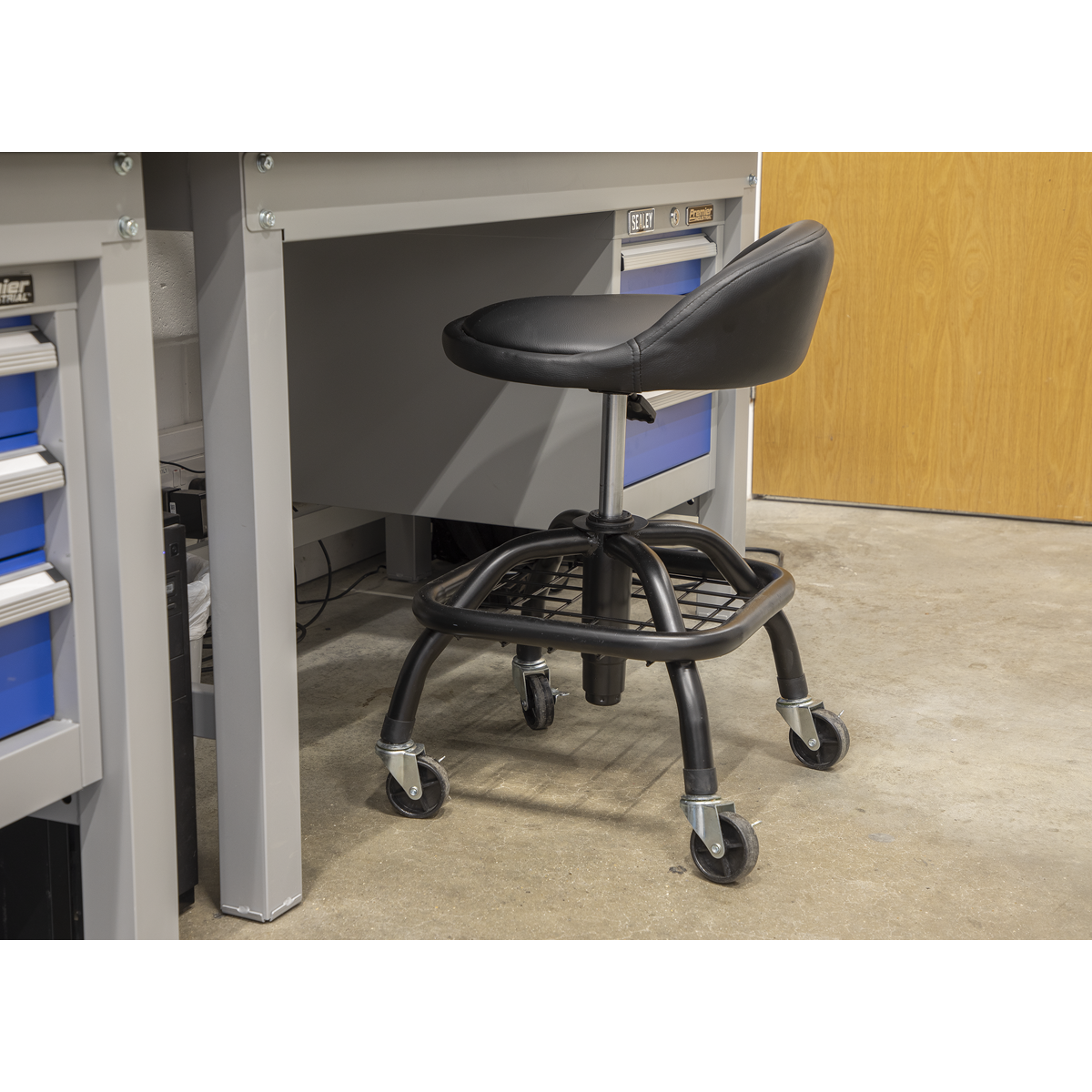 Premier Industrial Pneumatic Creeper Stool with Adjustable H