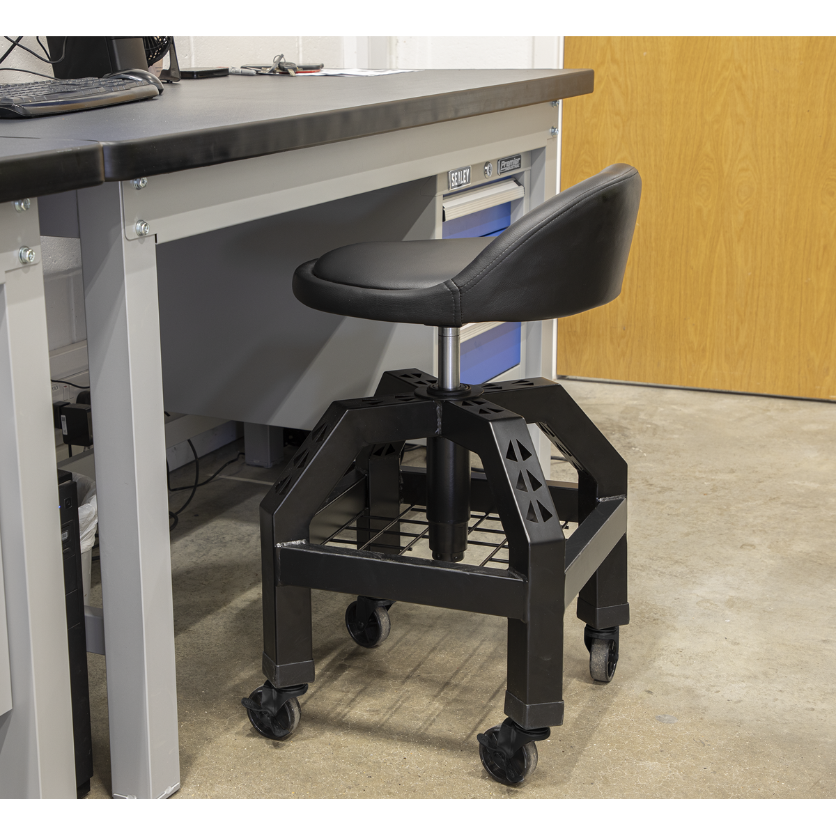 Premier Industrial Pneumatic Creeper Stool with Adjustable Height Swivel Seat & Back Rest
