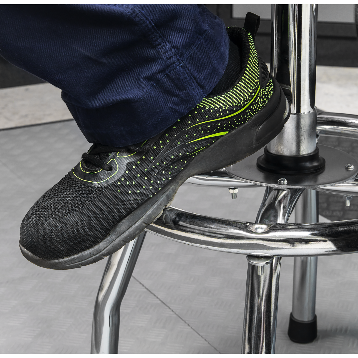 Pneumatic Stool Heavy-Duty Workshop with Adjustable Height S