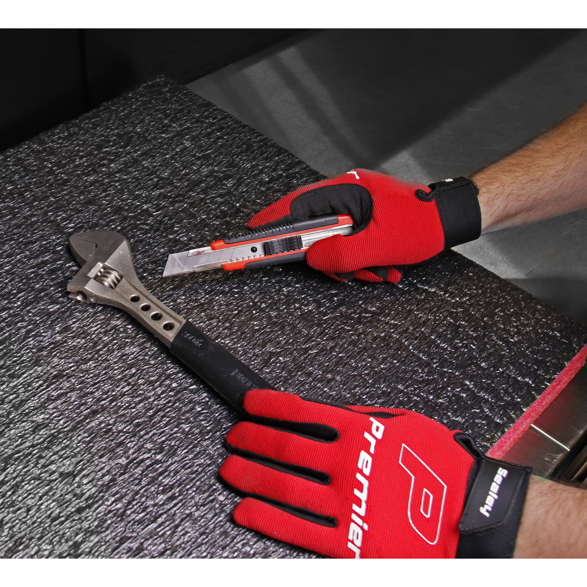 Easy Peel Shadow Foam® 1200 x 550 x 30mm - Red/Black