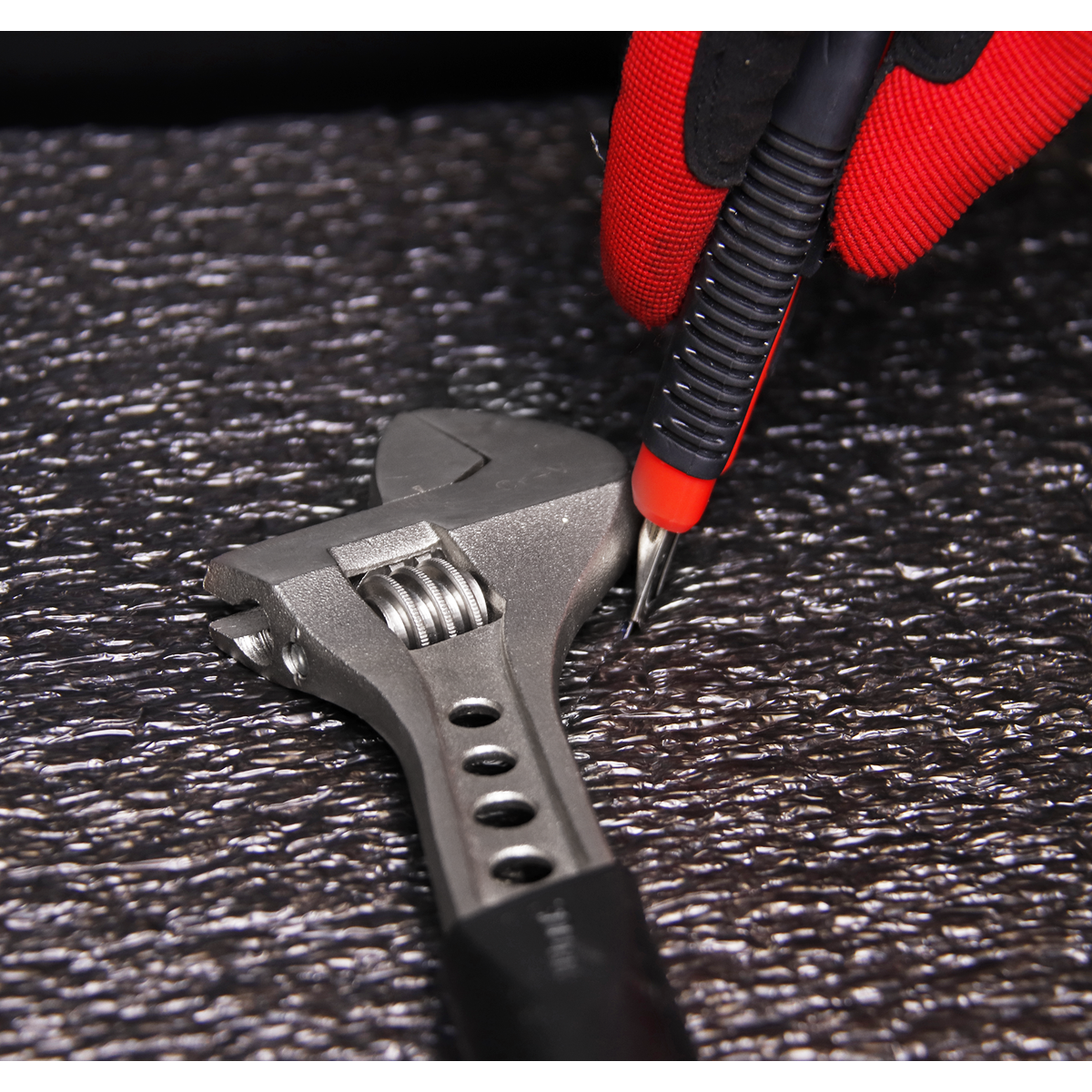 Easy Peel Shadow Foam® 1200 x 550 x 30mm - Red/Black