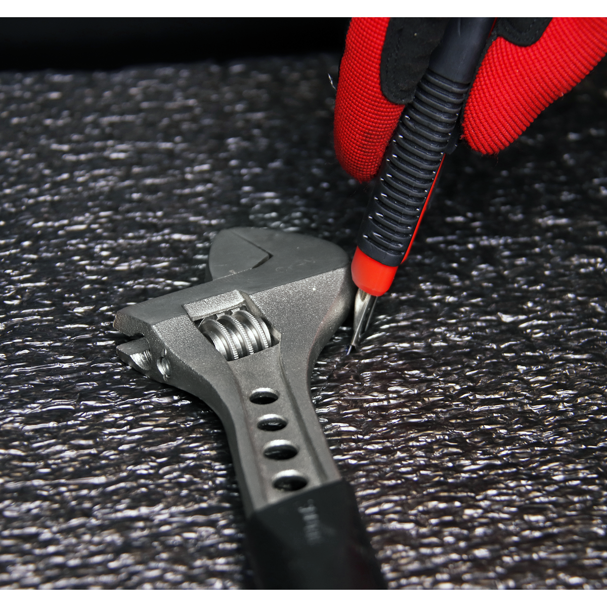 Easy Peel Shadow Foam® 1200 x 550 x 30mm, Red/Black - Pack o