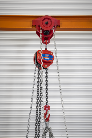 Portable Adjustable Gantry Crane with Geared Trolley Combo 1 Tonne