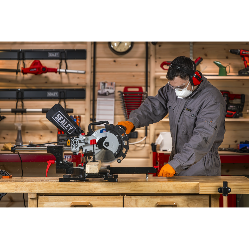 Sliding Compound Mitre Saw 216mm