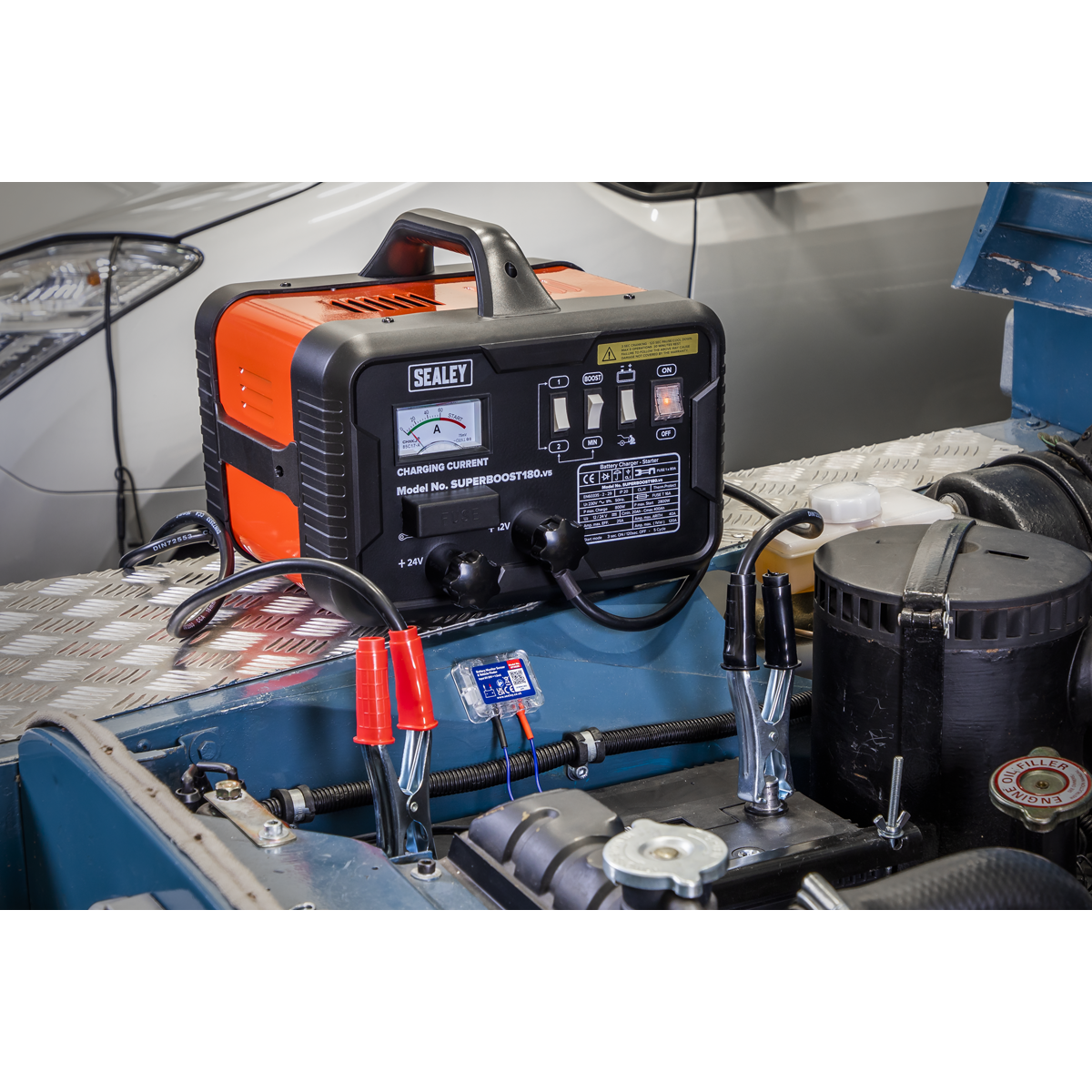 12/24V Starter/Charger, 180/40A (SUPERBOOST180)