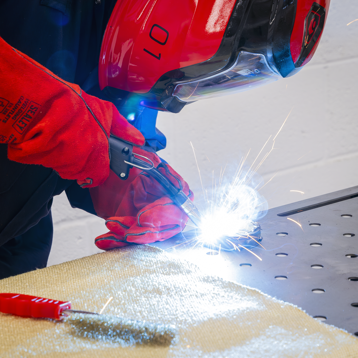 Mini Portable Gas/Gasless MIG Welder 130A 230V