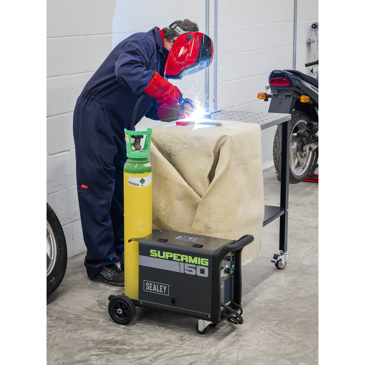 Professional Gas/Gasless MIG Welder 150A 230V