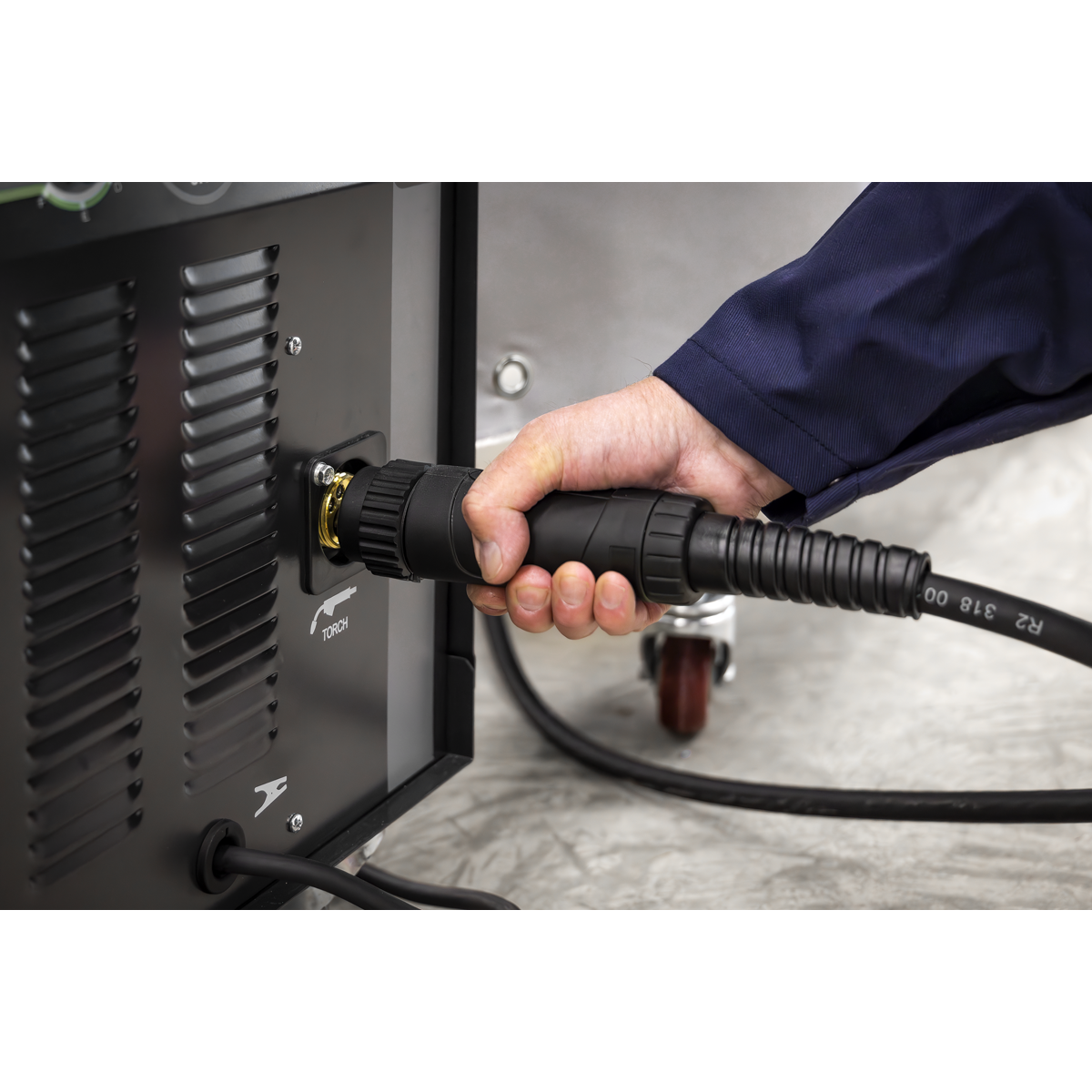 Professional Gas/Gasless MIG Welder with Binzel® Euro Torch 200A 230V