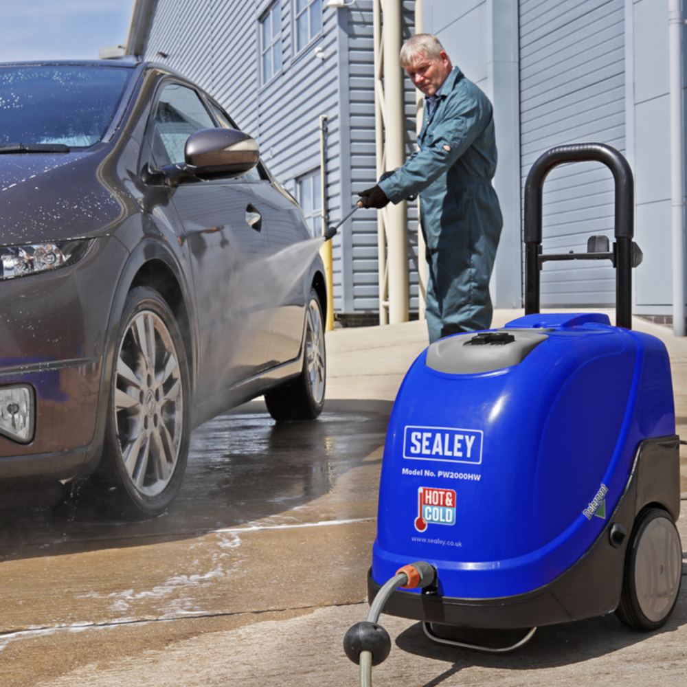 Sealey PW2000HW 135bar Professional Heavy Duty Hot and Cold Pressure Washer 2300W 230V