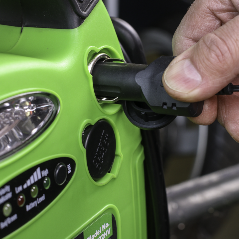 Sealey RS1322HV RoadStart Emergency Power Pack Vehicle Roadside Battery Charger Jump Lead Booster Starter 12V 900 Amps with Air Compressor Green