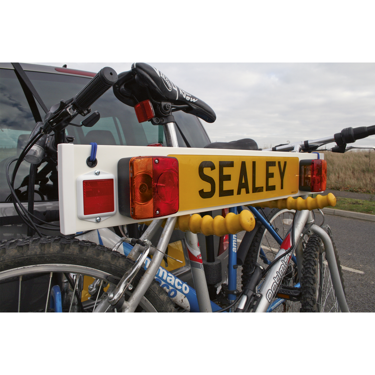 Trailer Board for use with Bicycle Carriers 3ft with 2m Cable