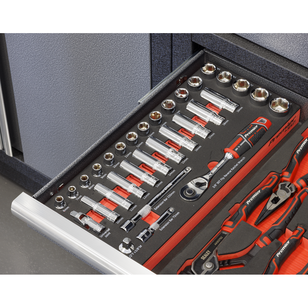 Premier Socket Set with Tool Tray 3/8"Sq Drive 32pc