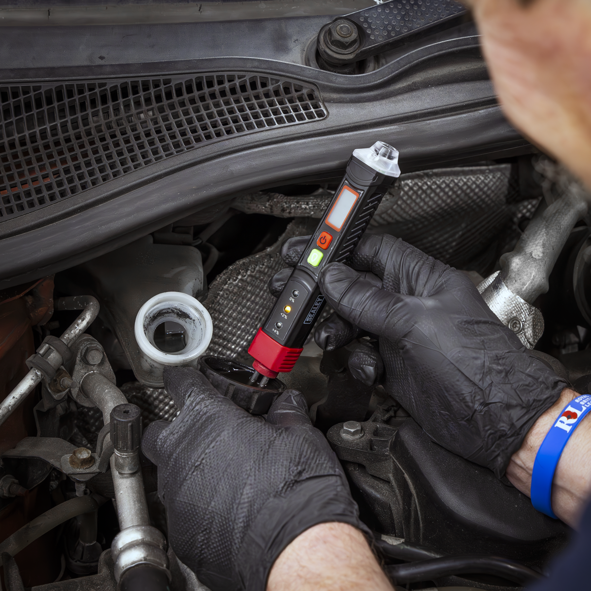 2-In-1 Brake Fluid Tester & Tyre Pressure Gauge