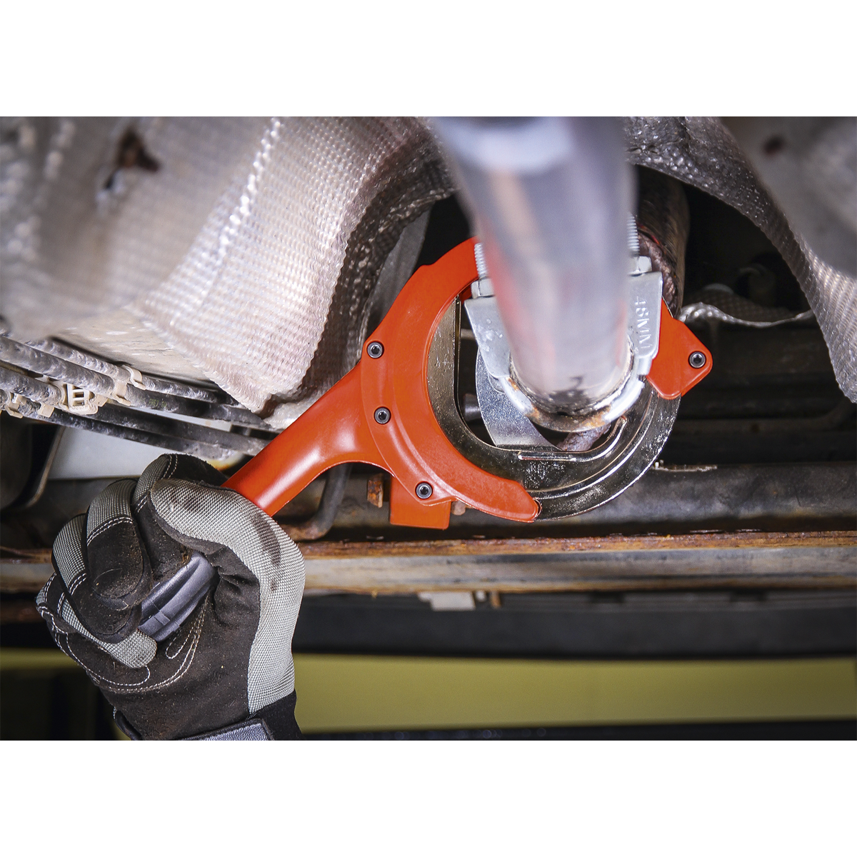 Ratcheting Exhaust Pipe Cutter