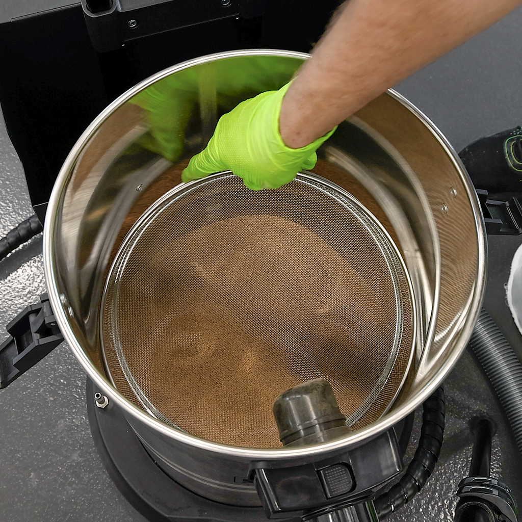 Walnut Blaster 30L Capacity