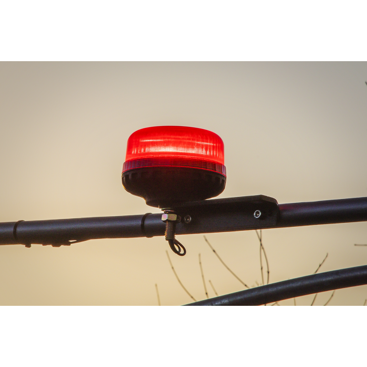 Warning Beacon with 12mm Bolt Fixing 36W SMD LED 12/24V - Red