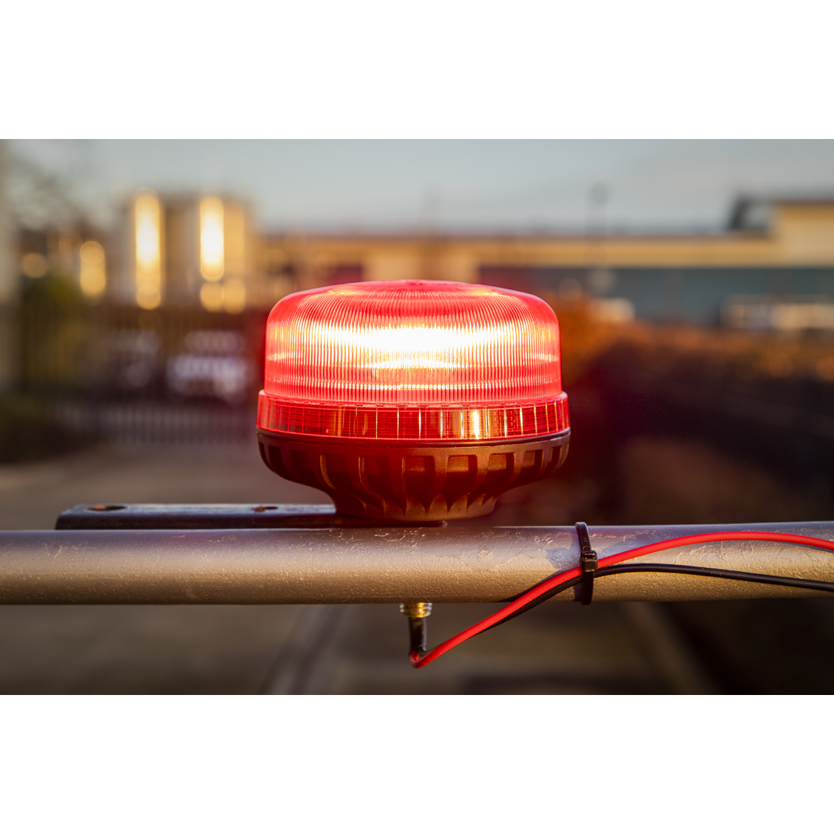 Warning Beacon with 12mm Bolt Fixing 36W SMD LED 12/24V - Re