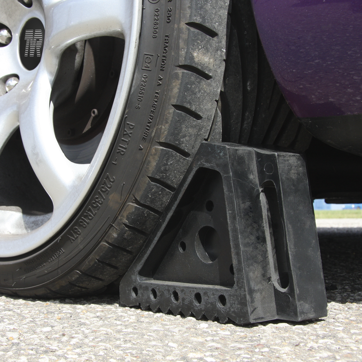 Rubber Wheel Chocks, Pair (WC01)