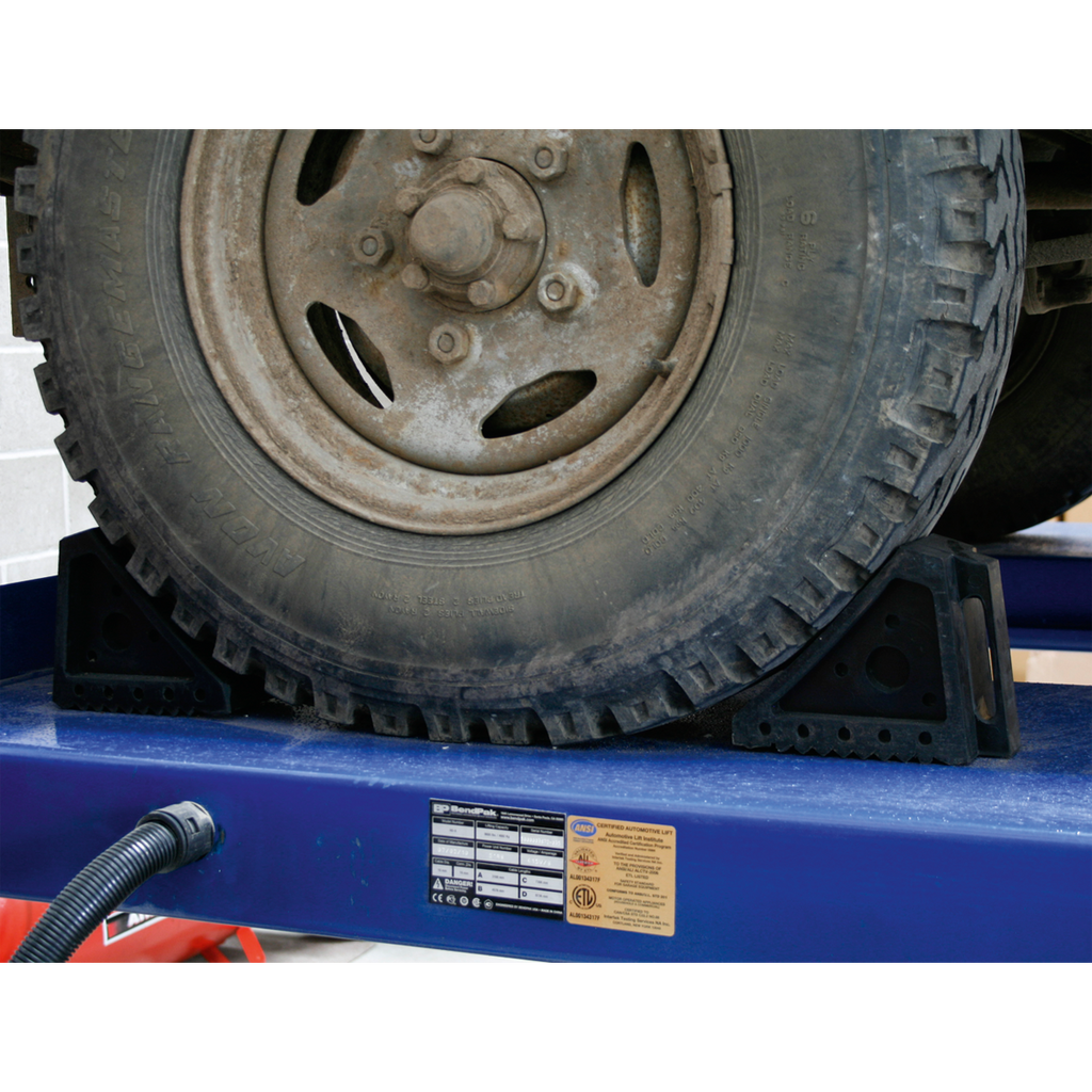 Rubber Wheel Chocks, Pair (WC01)