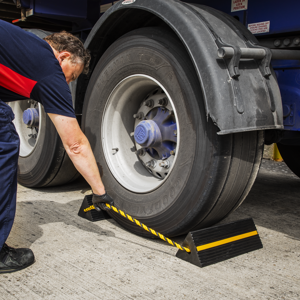 Heavy-Duty Rubber Wheel Chocks, Pair (WC11)