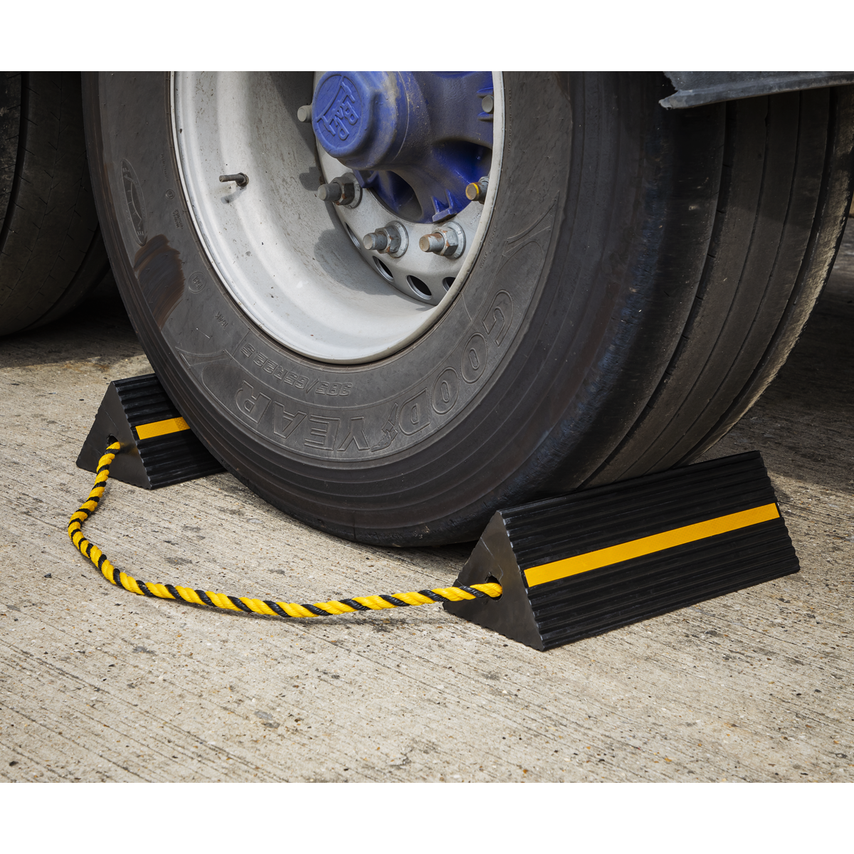 Heavy-Duty Rubber Wheel Chocks, Pair (WC11)