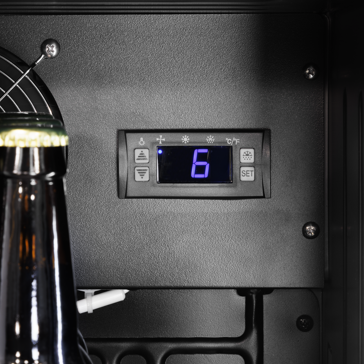 Baridi Tall Drinks Fridge with Digital Controls & Auto Defrost 160L Black (DH440)