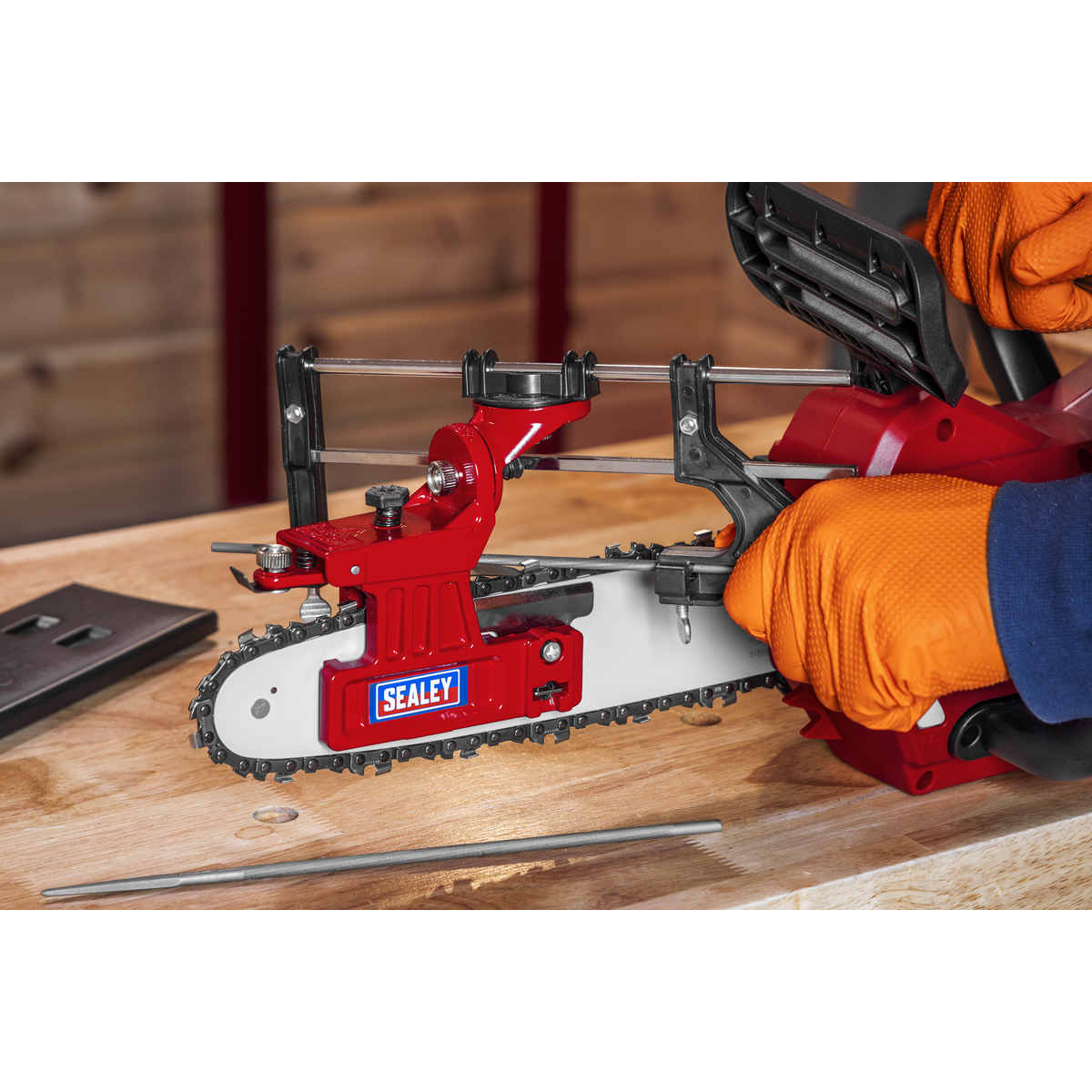Bar Mounted Chainsaw Chain Sharpening Guide